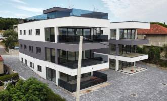 HR/KOŽINO/ZADAR – Ihr Luxusapartment mit Terrasse am Meer bereits 