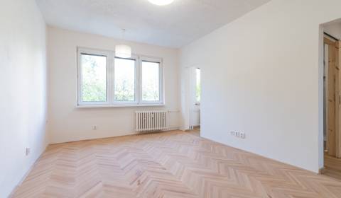 Kaufen 3-Zimmer-Wohnung, 3-Zimmer-Wohnung, Ružínska, Košice - Západ, S