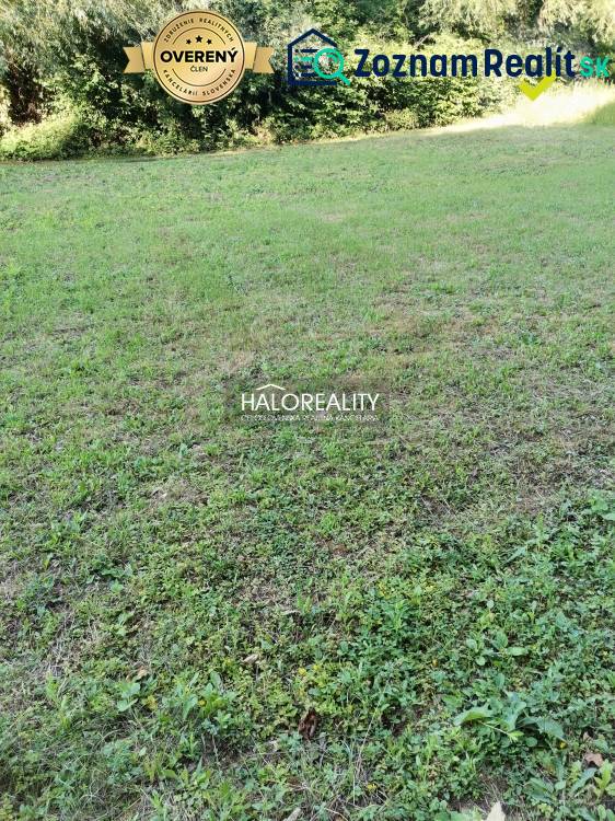 Baugrundstück in Modrová, geeignet für den Bau in einer natürlichen Umgebung.