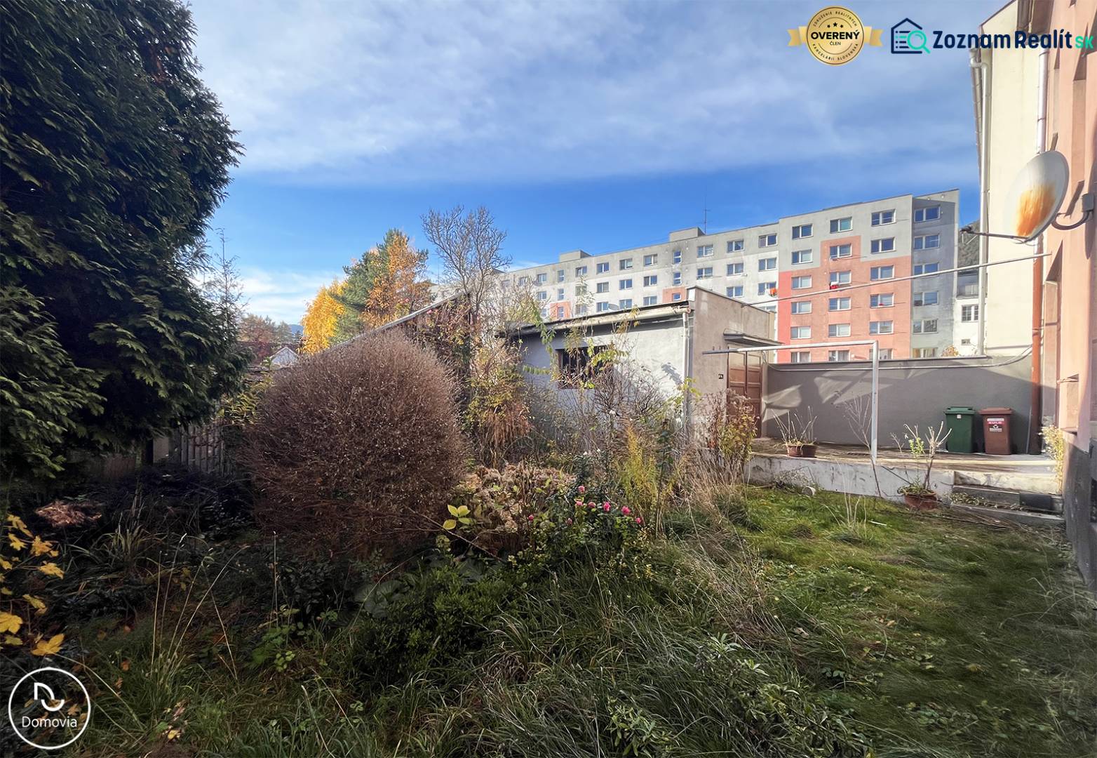 Garten bei einer 5- oder mehr-Zimmer-Wohnung in der Medveckého Straße in Ružomberok.