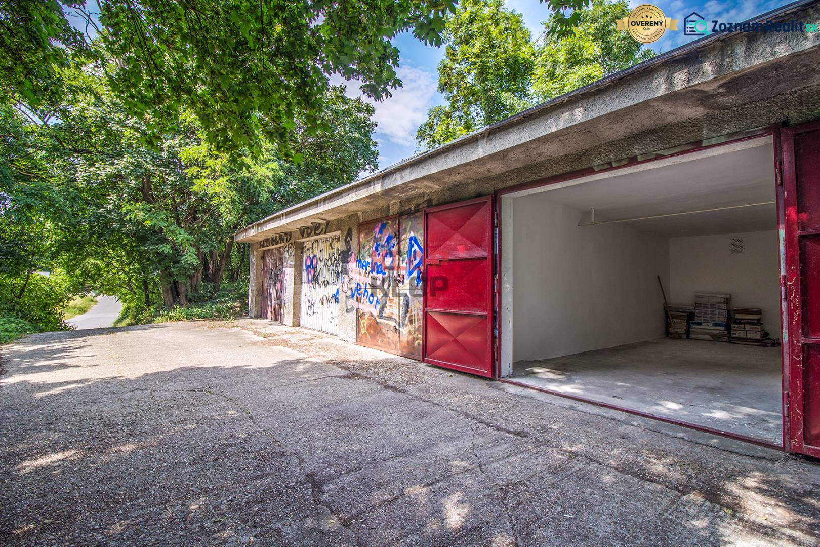 Pozrite si 17m², ZREKONŠTRUOVANÚ garáž, pri nemocnici Kramáre