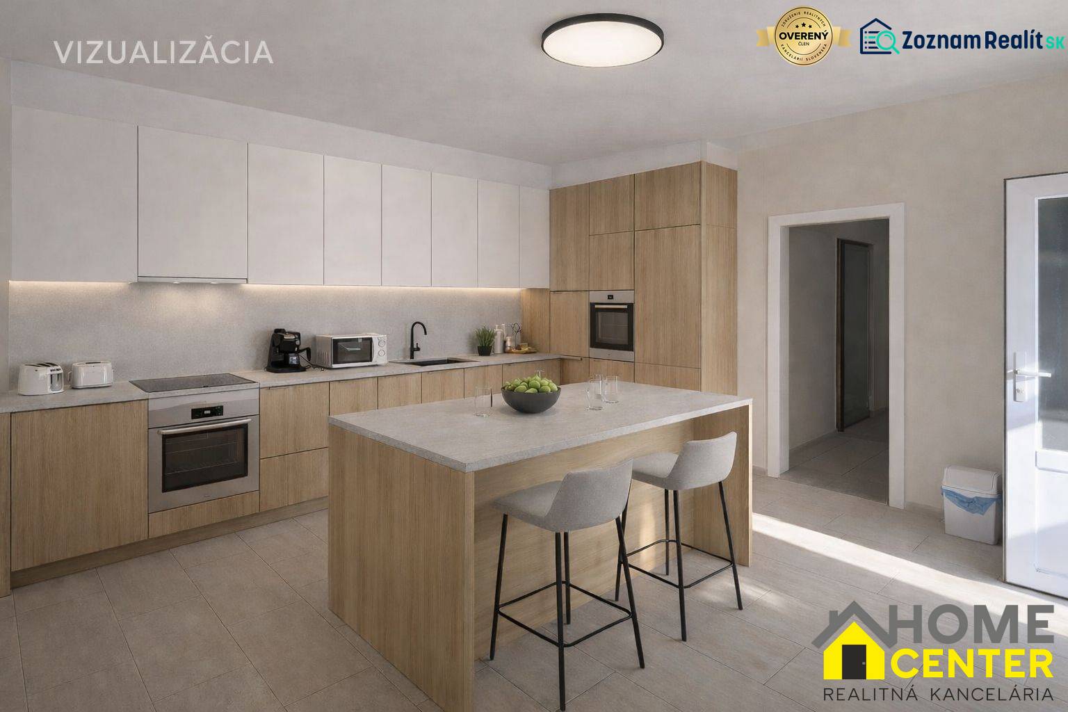 Küche in einem Einfamilienhaus mit Insel und Boden in Holzoptik.