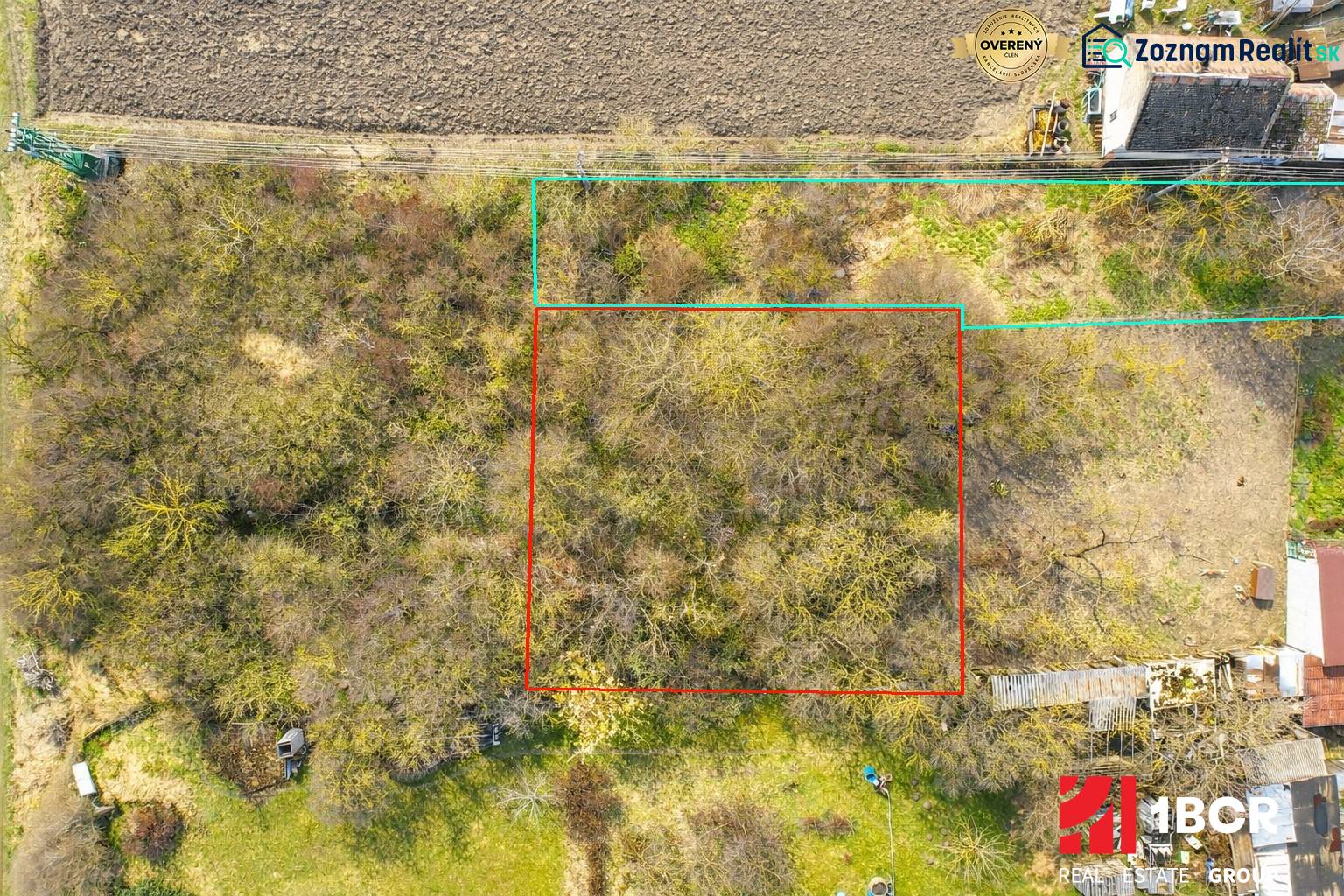 Luftaufnahme von Wohnbaugrundstücken in Malé Paka, Veľká Paka.