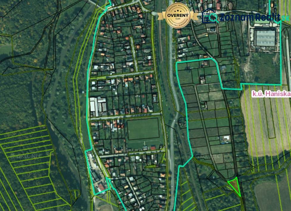 Luftaufnahme der Parzellierung von Grundstücken für Wohnzwecke in der Gemeinde Haniska.