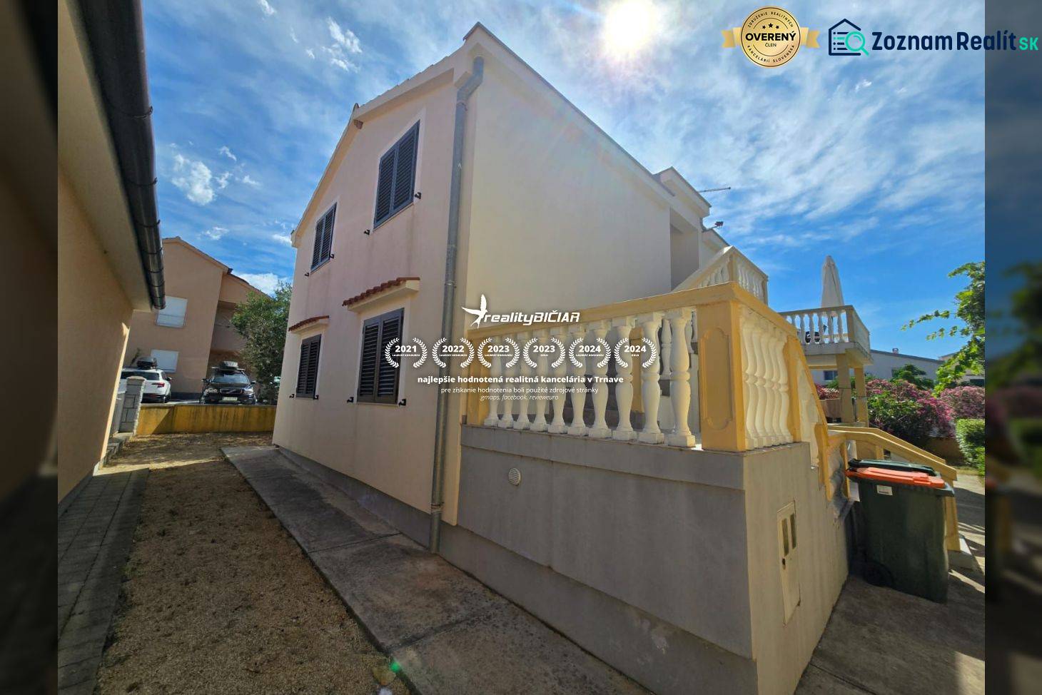 Besondere Immobilien in Vrsi in der Straße Mulo mit großer Terrasse und Garten.