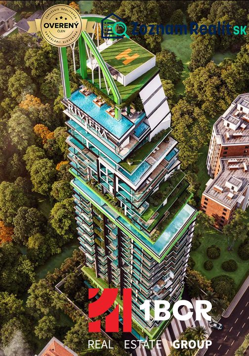 Wohnungsbau in Pattaya mit grünen Terrassen, eingebettet zwischen Bäumen und Bebauung.