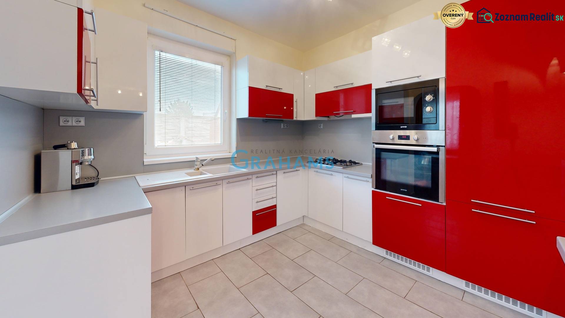 GRAHAMS-predaj-4-izb-zariadeneho-RD-Okruzna-Rovinka-Kitchen.jpg