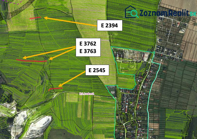 Karte der landwirtschaftlichen und forstwirtschaftlichen Grundstücke in Ludrová mit hervorgehobenen Parzellen.