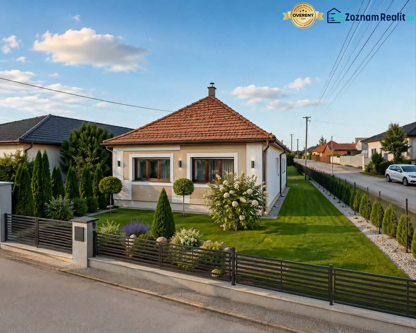 Einfamilienhaus in der Dvorčanská-Straße in Dolné Krškany mit gepflegtem Garten und Pavillon.