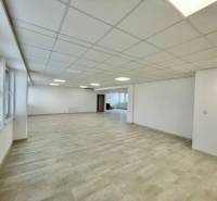 Kancelárie 120 m² v KNM
