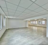 Kancelárie 120 m² v KNM