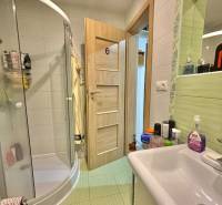 2-izbový byt v Čadci-kúpeľňa s WC