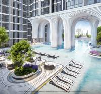 Wohnungsbau in Pattaya: Pool, Liegestühle, Grünflächen, moderne Architektur, Außenbereich, sonniger Ort.