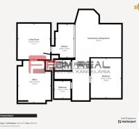Grundriss eines Einfamilienhauses in Píla mit Küche, Wohnzimmer, Esszimmer, Arbeitszimmer und Badezimmer.
