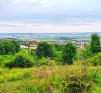 Die Landschaft rund um Limbach mit Blick auf die umliegenden Gebiete, geeignet für Wohnbaugrundstücke.