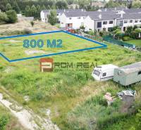 Grundstücke zum Wohnen in Marianka in der Straße Na Ovsisku, 800 m², neben Häusern.