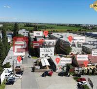 Lager- und Hallenkomplex in der Púchovská-Straße in Bratislava III mit zugehöriger Infrastruktur.
