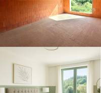 Unvollendetes Zimmer in einem Einfamilienhaus in Trnové, Žilina, und daneben ein modernes Schlafzimmer mit Landschaft.