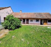Einfamilienhaus mit Garten in Čierna Voda in der Straße Čierna Voda, Grundstücke - Wohnen.