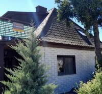 Einfamilienhaus in Hundsheim mit Schrägdach und Terrasse zu verkaufen.