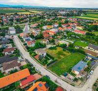 Luftaufnahme der Bebauung in Nová Dedinka auf der Majerská, Grundstücke - Wohnen.