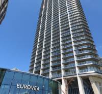 Hochhaus in Bratislava - Altstadt in der Pribinova-Straße.