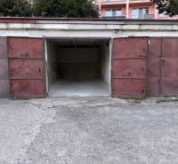 Alte Garagen auf der Považská-Straße in Košice, Stadtteil Západ, wurden geöffnet.
