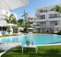 Ein Pool, umgeben von Liegestühlen und Palmen, bei einer 3-Zimmer-Wohnung in der Santa Rosalia Lake Straße.