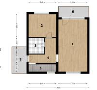 Grundriss des Stockwerks eines Einfamilienhauses mit Zimmern, Flur und Terrasse.