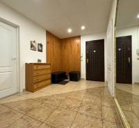 Levice 4-Zimmer-Wohnung Kaufen reality Levice