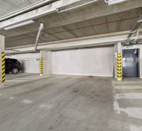 Tiefgarage in Bratislava - Ružinov in der Jégého Straße, neben einer 2-Zimmer-Wohnung.