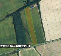 Landwirtschaftliche und forstwirtschaftliche Grundstücke in Lučenec, Grundstücksgrenzen und Preis sind angezeigt.
