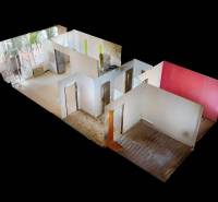 3D-Ansicht der Raumaufteilung in einer 3-Zimmer-Wohnung, einschließlich Diele und Küche.