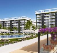 Ferienwohnung in Torrevieja mit Pool, Terrasse und Außenbereich.