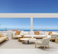 Die Terrasse der Ferienwohnung in Torrevieja mit Sitzgelegenheiten, Ozean und blauem Himmel im Hintergrund.