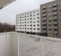 Blick vom Balkon auf Wohngebäude in der Ivánska cesta, Bratislava - Ružinov.