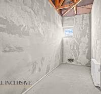 Samozrejme, prosím, poskytnite text, ktorý chcete preložiť do nemčiny.