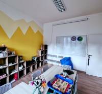 Ospravedlňujem sa, ale potrebujem vedieť, čo konkrétne chcete preložiť do nemčiny. Mohli by ste mi poskytnúť text, ktorý chcete preložiť?