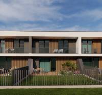 Einfamilienhaus in der Drieňová-Straße in Nitra mit Terrassen und verglastem Geländer.