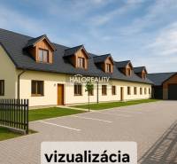 Ein Einfamilienhaus in Tibava mit modernem Design, ein Mehrgenerationenbau, ein geräumiger Hof und Parkmöglichkeiten.