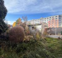 Garten bei einer 5- oder mehr-Zimmer-Wohnung in der Medveckého Straße in Ružomberok.