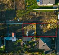 Luftaufnahme von Wohnbaugrundstücken in Lozorno in der Borovicová-Straße.