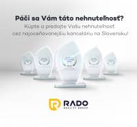 Werbung für eine Immobilienagentur mit gewonnenen Auszeichnungen, in der Kubranská-Straße, Einfamilienhaus.