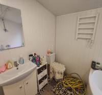 Samozrejme, prosím, poskytnite text, ktorý chcete preložiť do nemčiny.