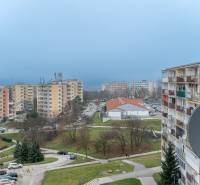 Blick aus einer 2-Zimmer-Wohnung in der Tokajícka-Straße, Košice - Stadtteil Dargovských hrdinov.