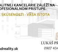 Immobilienwerbeplakat mit Kontakt zum Makler und dem Logo von HD Reality.