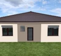 Ein Einfamilienhaus in der Kolonie, Galanta, mit einem dunklen Dach und einem grasbewachsenen Garten.