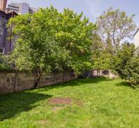 Kúpte si VEĽKORYSÝ PODKROVNÝ 4 i byt so SPOLOČNOU ZÁHRADOU a PIVNICOU