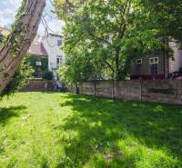 Kúpte si VEĽKORYSÝ PODKROVNÝ 4 i byt so SPOLOČNOU ZÁHRADOU a PIVNICOU