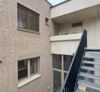 Einfamilienhaus in der Révova-Straße in Bratislava - Altstadt mit Ziegelfassade.